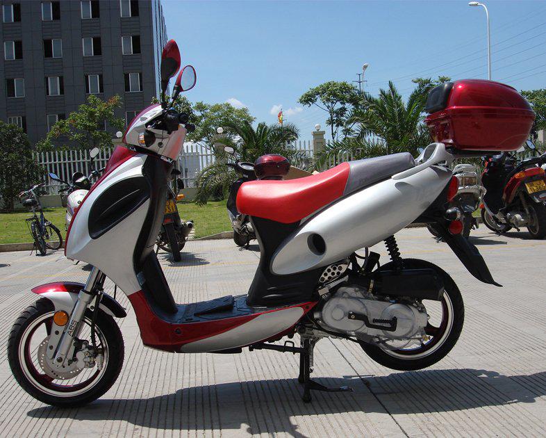 ST. Thomas 50cc Moped Scooter - Scooter for Sale | MotoBuys