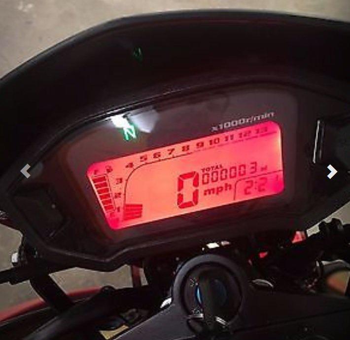 The dashboard of Akuma Tourno X4 125cc Deluxe Street Bike - MotoBuys